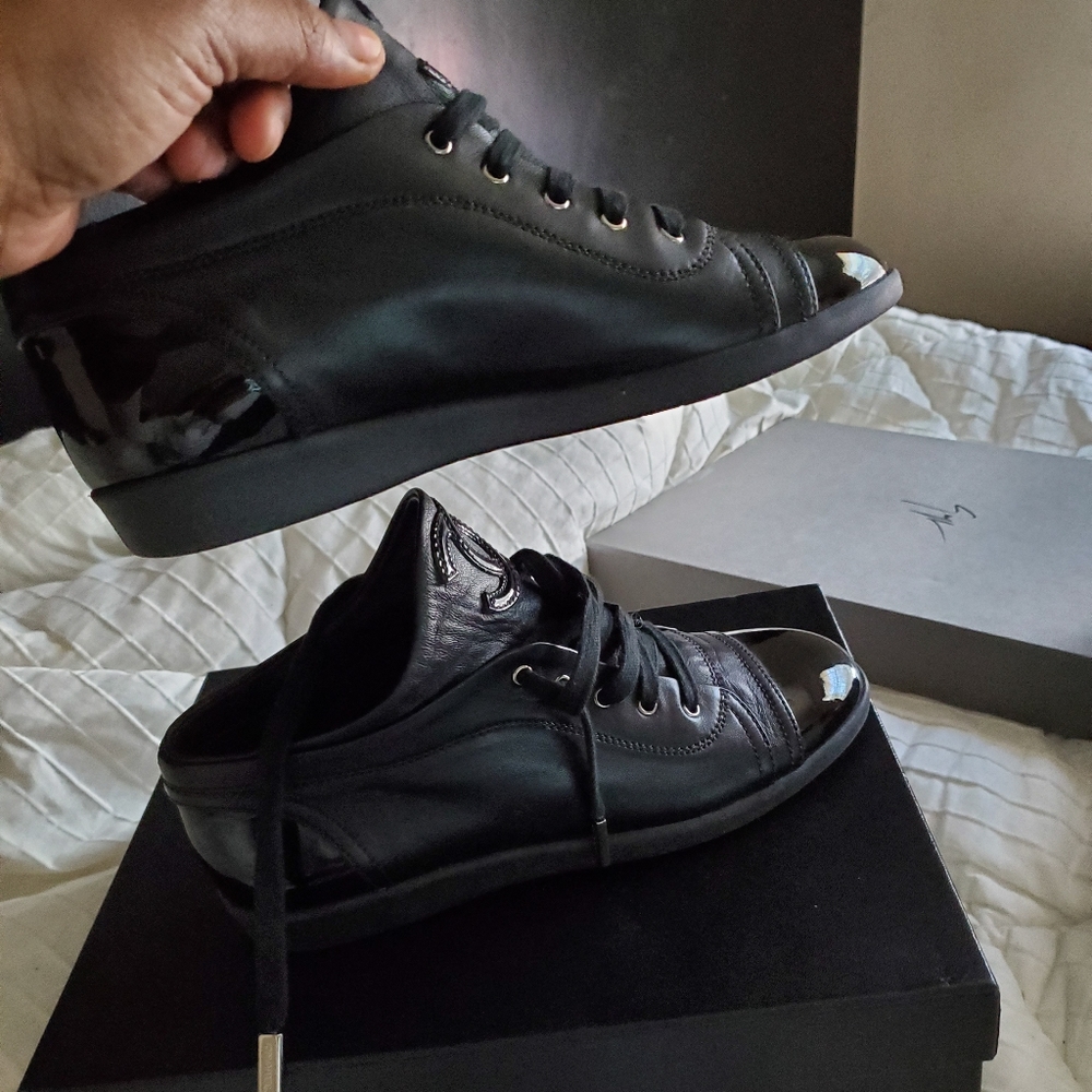 Chanel sneaker - Picture 2 of 5